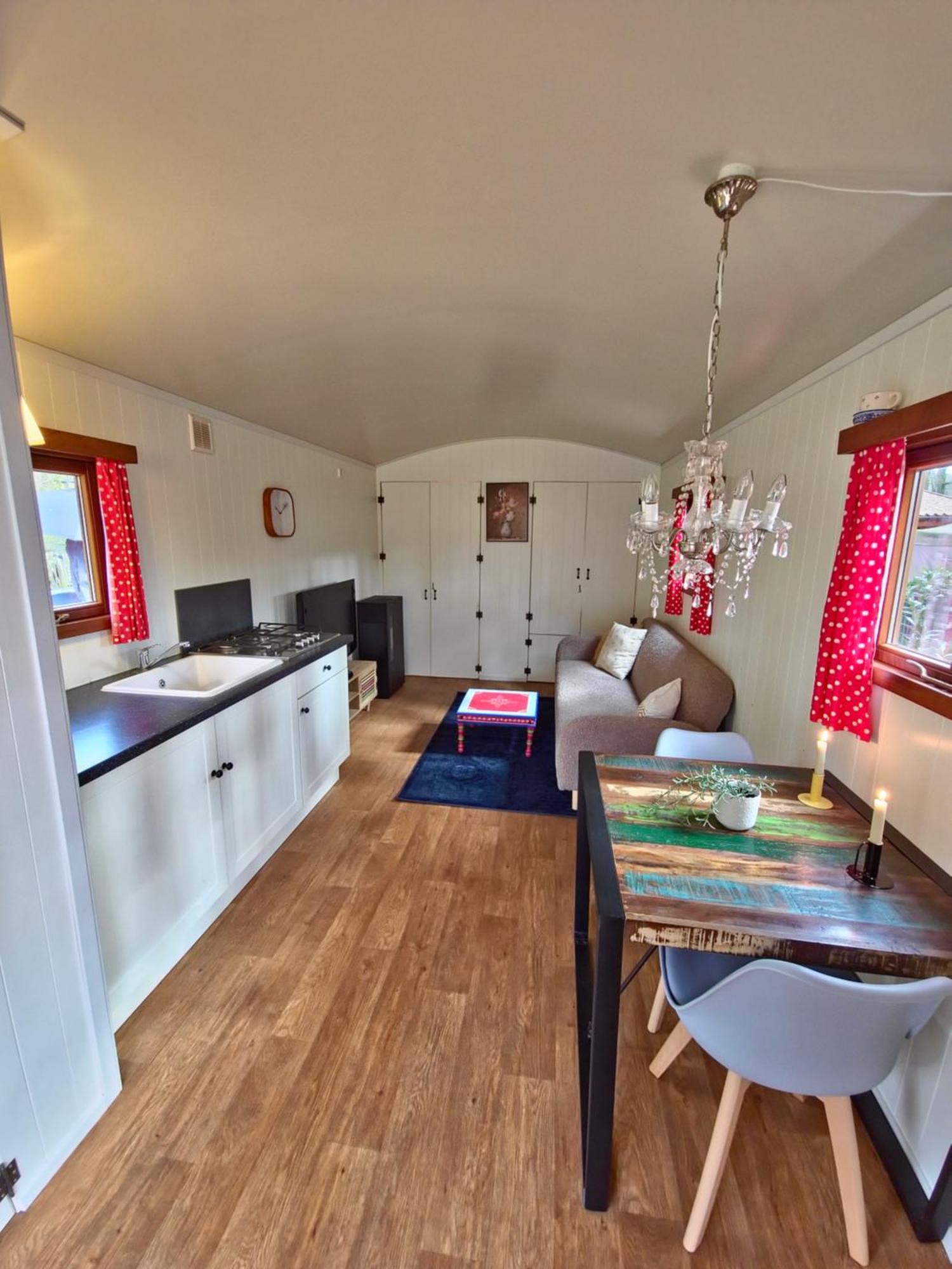 Pipowagen Met Prive Hot Tub Villa Lanaken Exterior photo